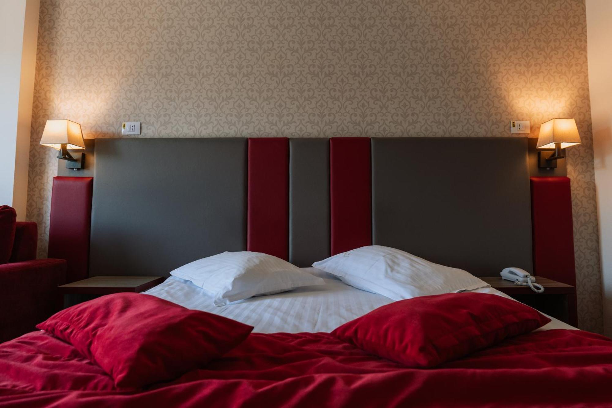 Marea Neagra Hotel 3*